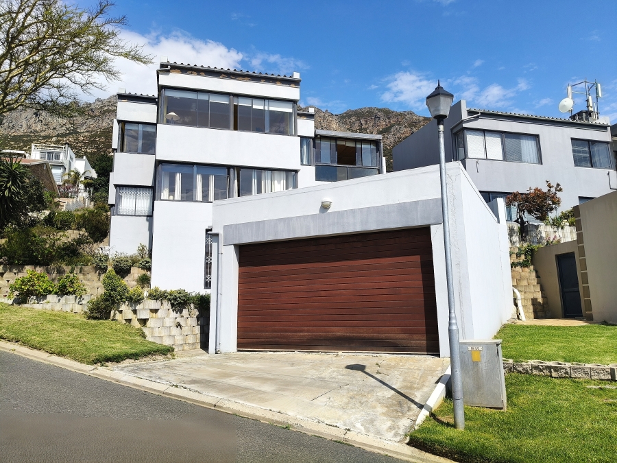 3 Bedroom Property for Sale in Mountainside Western Cape